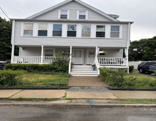 23 Gould Street, Wakefield, Massachusetts, 2 Bedrooms Bedrooms, 5 Rooms Rooms,1 BathroomBathrooms,Residential Lease,For Rent,Gould Street,73543084
