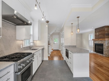 2 Kenway St, Cambridge, Massachusetts, 4 Bedrooms Bedrooms, 7 Rooms Rooms,3.5 BathroomsBathrooms,Residential,For Sale,Kenway St,73543151