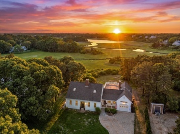 26 Hardings Beach Rd, Chatham, Massachusetts, 4 Bedrooms Bedrooms, 8 Rooms Rooms,3.5 BathroomsBathrooms,Residential,For Sale,Hardings Beach Rd,73543162