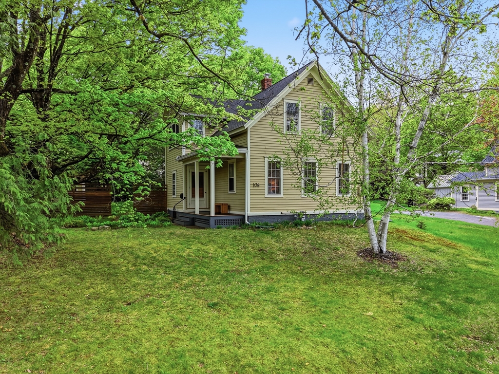106 Chestnut St, Northampton, Massachusetts, 3 Bedrooms Bedrooms, 8 Rooms Rooms,2 BathroomsBathrooms,Residential,For Sale,Chestnut St,73513634