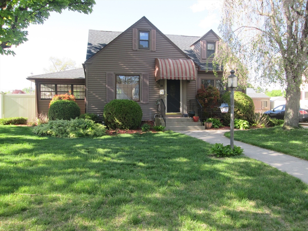 28 Clairmont Ave, Chicopee, Massachusetts, 3 Bedrooms Bedrooms, 7 Rooms Rooms,2 BathroomsBathrooms,Residential,For Sale,Clairmont Ave,73512466