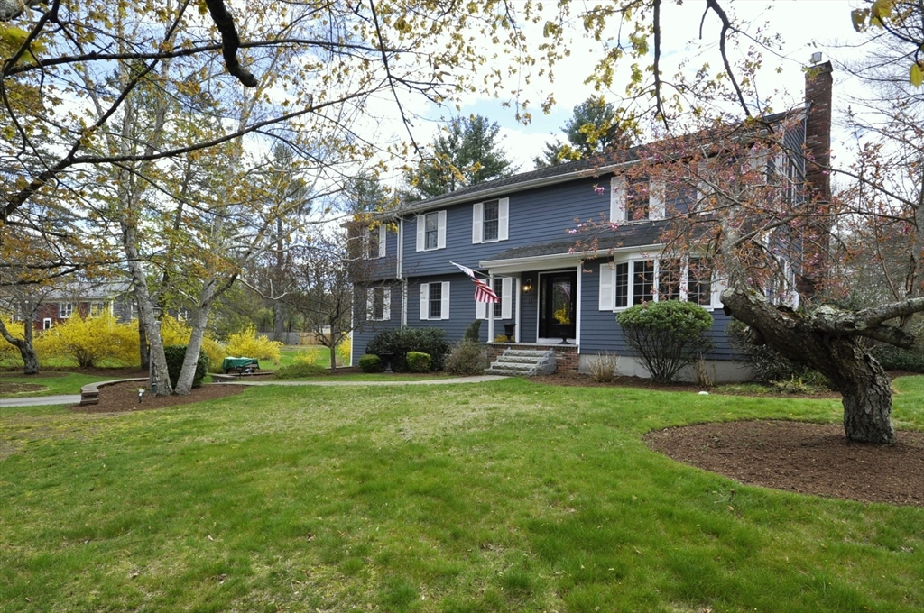 81 Amber Dr, East Bridgewater, Massachusetts, 6 Bedrooms Bedrooms, 14 Rooms Rooms,3.5 BathroomsBathrooms,Residential,For Sale,Amber Dr,73511513