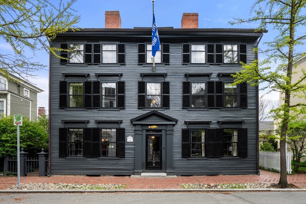 114 Federal St, Salem, Massachusetts, 4 Bedrooms Bedrooms, 9 Rooms Rooms,2.5 BathroomsBathrooms,Residential,For Sale,Federal St,73521490