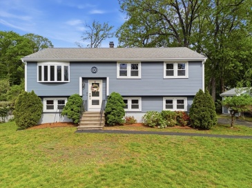 6 Valerie Ave, Billerica, Massachusetts, 4 Bedrooms Bedrooms, 7 Rooms Rooms,2 BathroomsBathrooms,Residential,For Sale,Valerie Ave,73524242