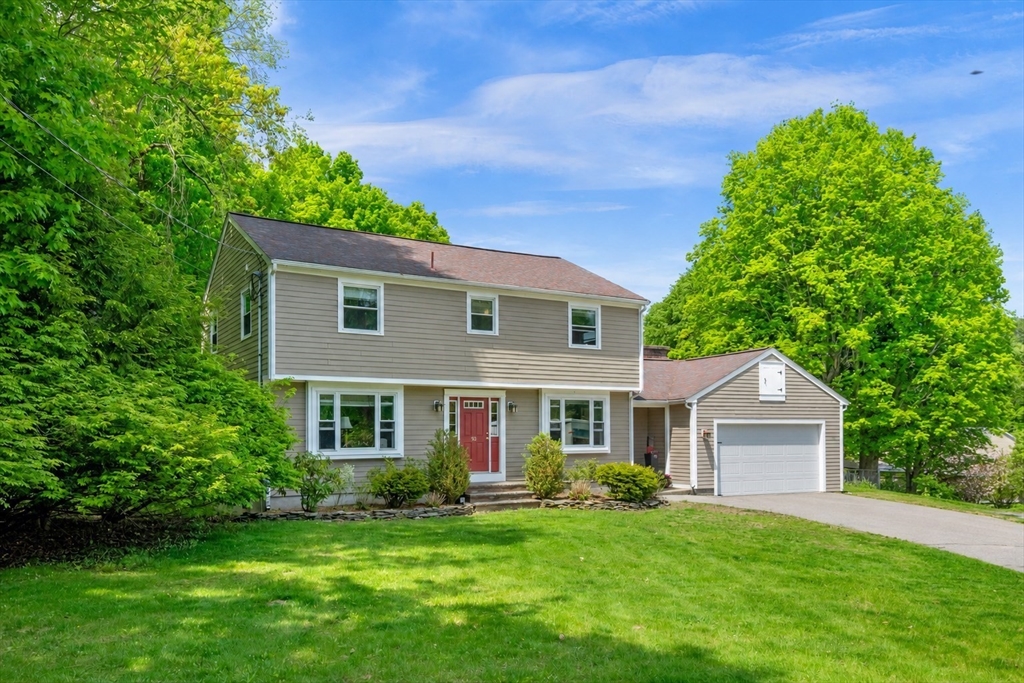 93 High St, Chelmsford, Massachusetts, 4 Bedrooms Bedrooms, 8 Rooms Rooms,2.5 BathroomsBathrooms,Residential,For Sale,High St,73523877