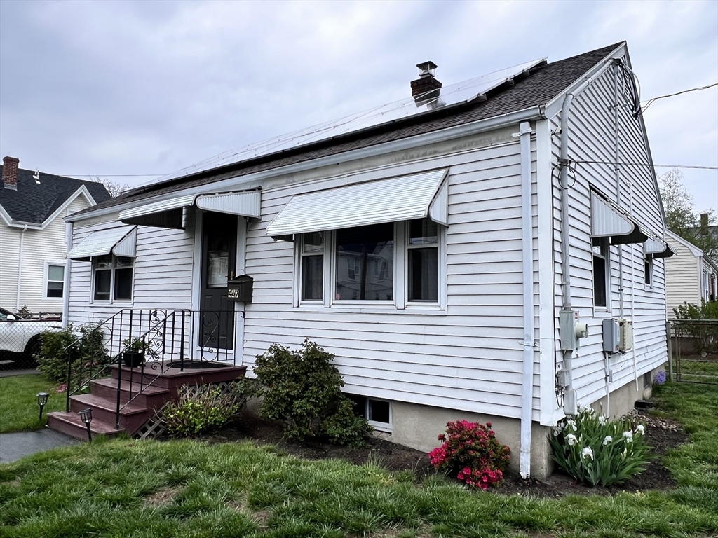 467 Chatham Street, Lynn, Massachusetts, 2 Bedrooms Bedrooms, 4 Rooms Rooms,2 BathroomsBathrooms,Residential,For Sale,Chatham Street,73518074