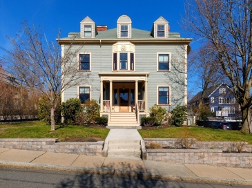 25 Barrington Road, Boston, Massachusetts, 5 Bedrooms Bedrooms, 12 Rooms Rooms,3.5 BathroomsBathrooms,Residential,For Sale,Barrington Road,73501826
