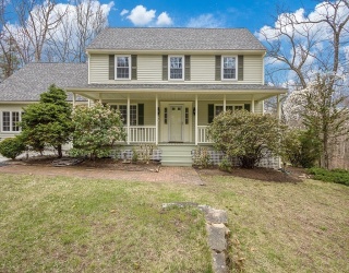 7 Neck Hill Rd, Mendon, Massachusetts, 3 Bedrooms Bedrooms, 8 Rooms Rooms,3 BathroomsBathrooms,Residential,For Sale,Neck Hill Rd,73501136