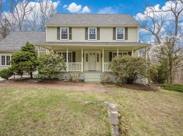 7 Neck Hill Rd, Mendon, Massachusetts, 3 Bedrooms Bedrooms, 8 Rooms Rooms,3 BathroomsBathrooms,Residential,For Sale,Neck Hill Rd,73501136