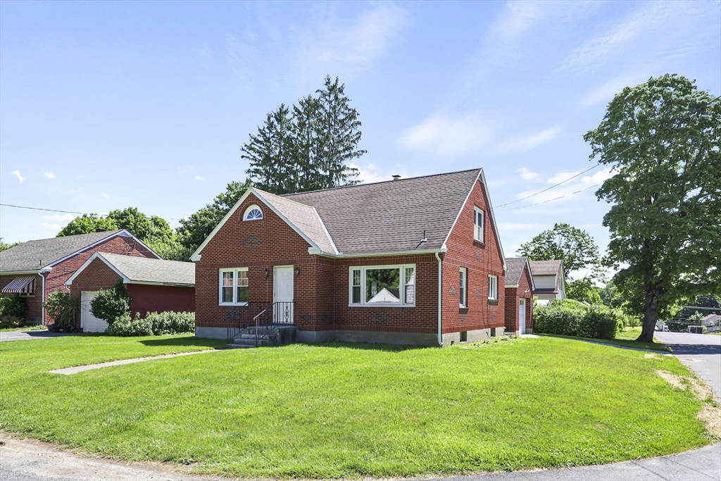 43 State St, Pittsfield, Massachusetts, 4 Bedrooms Bedrooms, 7 Rooms Rooms,1.5 BathroomsBathrooms,Residential,For Sale,State St,73536325