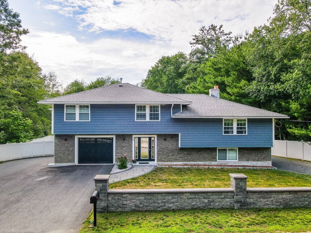 230 North St, Tewksbury, Massachusetts, 4 Bedrooms Bedrooms, 9 Rooms Rooms,2.5 BathroomsBathrooms,Residential,For Sale,North St,73543248