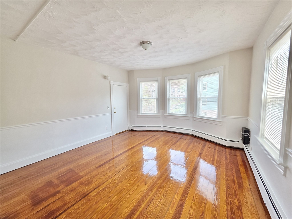 524 Charles St, Providence, Rhode Island, 2 Bedrooms Bedrooms, 5 Rooms Rooms,1 BathroomBathrooms,Residential Lease,For Rent,Charles St,73543250