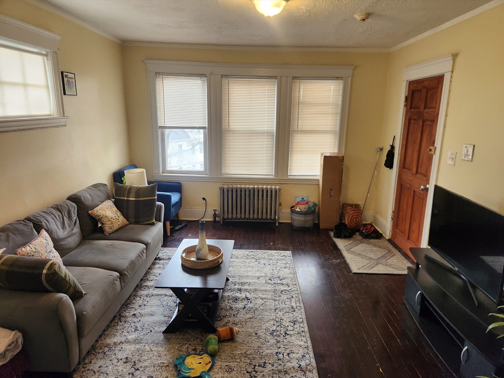 691 River St, Boston, Massachusetts, 1 Bedroom Bedrooms, 4 Rooms Rooms,1 BathroomBathrooms,Residential Lease,For Rent,River St,73543175