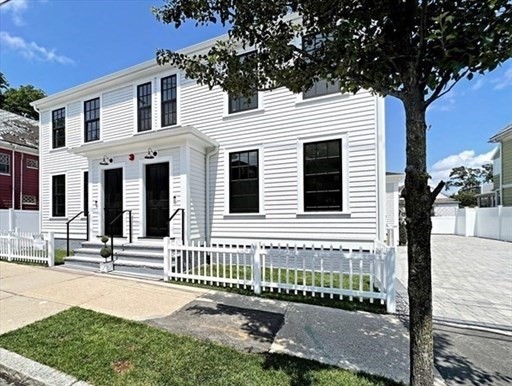 11-13 Lowell St, Arlington, Massachusetts, 4 Bedrooms Bedrooms, 11 Rooms Rooms,4 BathroomsBathrooms,Residential,For Sale,Lowell St,73539160