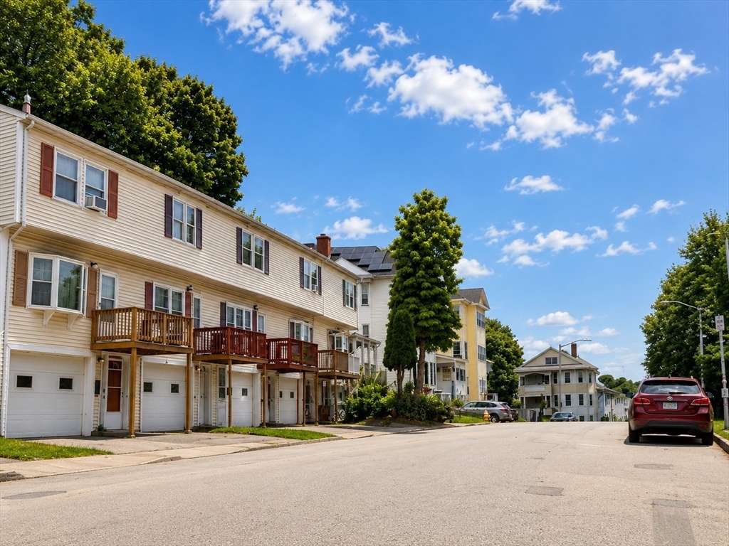 20-7 Rice Ln, Worcester, Massachusetts, 2 Bedrooms Bedrooms, 6 Rooms Rooms,1.5 BathroomsBathrooms,Residential,For Sale,Rice Ln,73543222