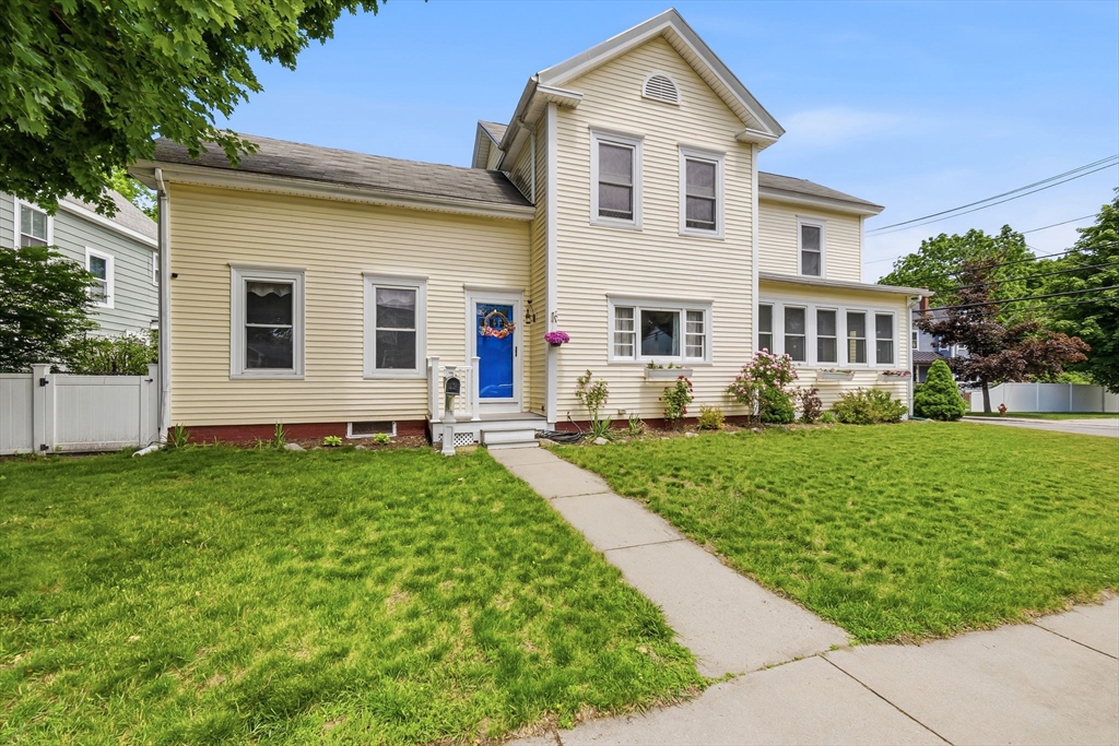 11 Colchester, Amesbury, Massachusetts, 3 Bedrooms Bedrooms, 7 Rooms Rooms,1.5 BathroomsBathrooms,Residential,For Sale,Colchester,73533228