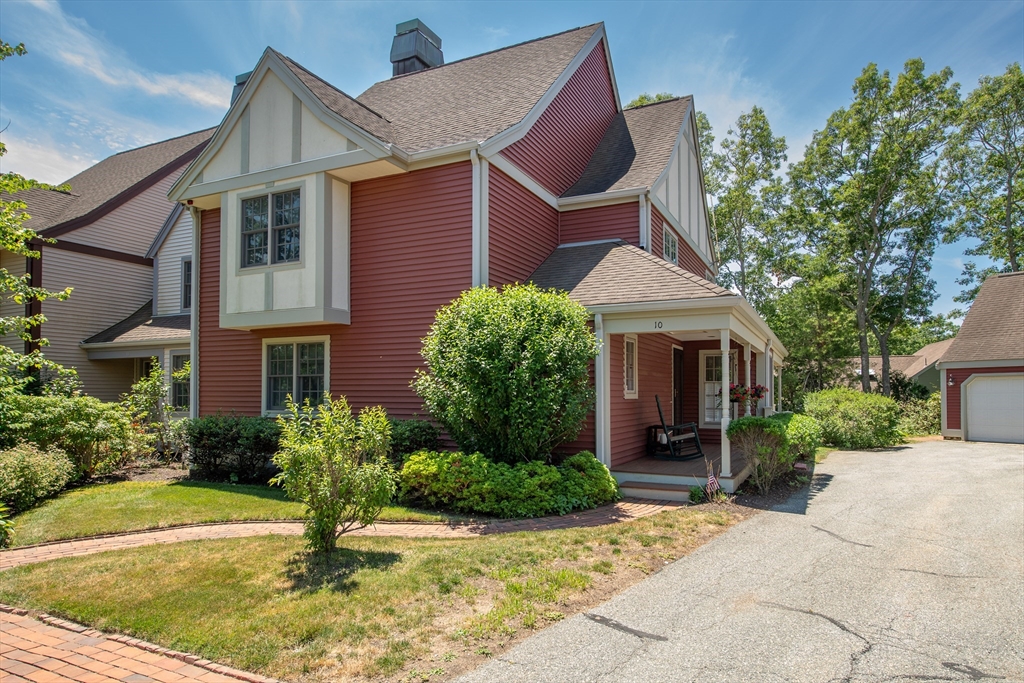 10 Village Green Circle, Mashpee, Massachusetts, 2 Bedrooms Bedrooms, 5 Rooms Rooms,2.5 BathroomsBathrooms,Residential,For Sale,Village Green Circle,73543240