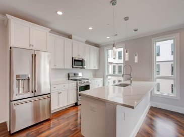 519 Broadway, Somerville, Massachusetts, 2 Bedrooms Bedrooms, 4 Rooms Rooms,2 BathroomsBathrooms,Residential Lease,For Rent,Broadway,73543287