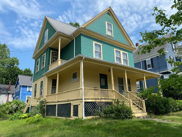 2 Orris Place, Melrose, Massachusetts, 4 Bedrooms Bedrooms, 9 Rooms Rooms,1.5 BathroomsBathrooms,Residential,For Sale,Orris Place,73543388