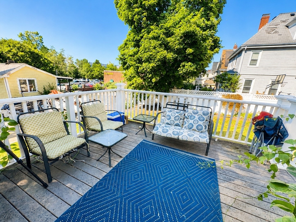 318 North Harvard, Boston, Massachusetts, 3 Bedrooms Bedrooms, 8 Rooms Rooms,2 BathroomsBathrooms,Residential Lease,For Rent,North Harvard,73543396