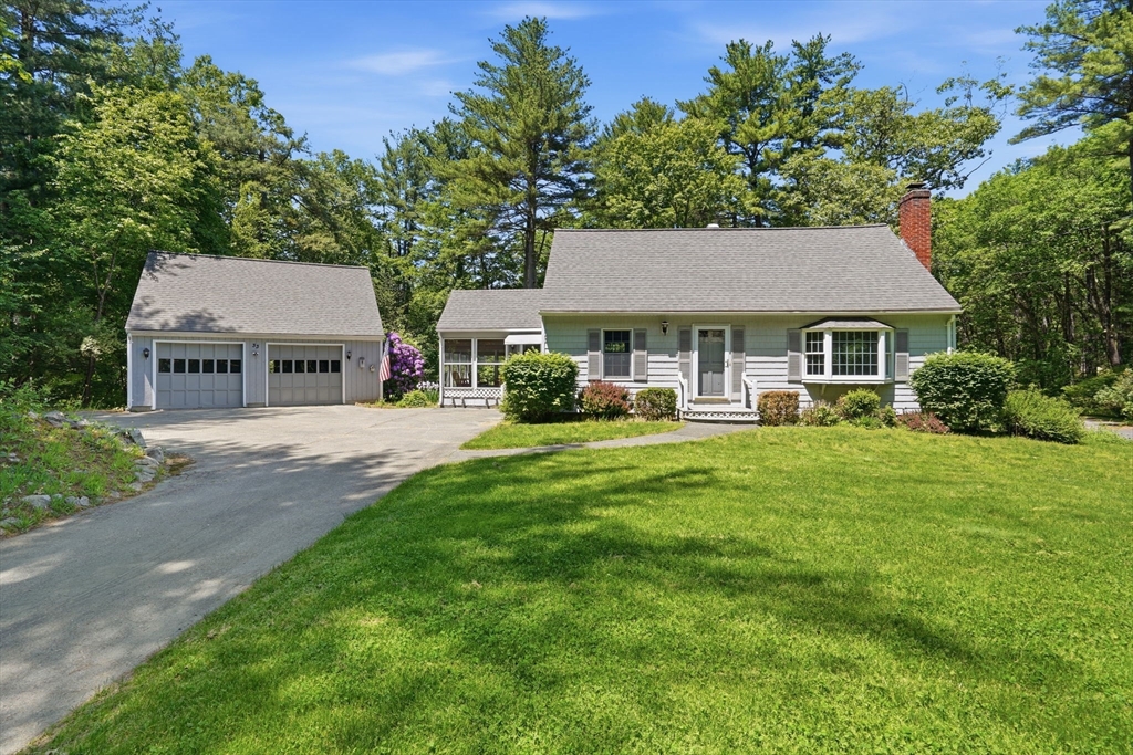 33 Cold Spring Rd, Westford, Massachusetts, 3 Bedrooms Bedrooms, 6 Rooms Rooms,2 BathroomsBathrooms,Residential,For Sale,Cold Spring Rd,73543403
