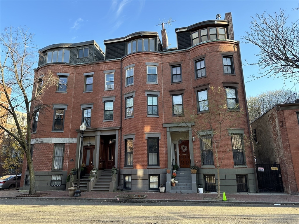 520 Shawmut Ave, Boston, Massachusetts, 2 Bedrooms Bedrooms, 4 Rooms Rooms,1 BathroomBathrooms,Residential,For Sale,Shawmut Ave,73543404