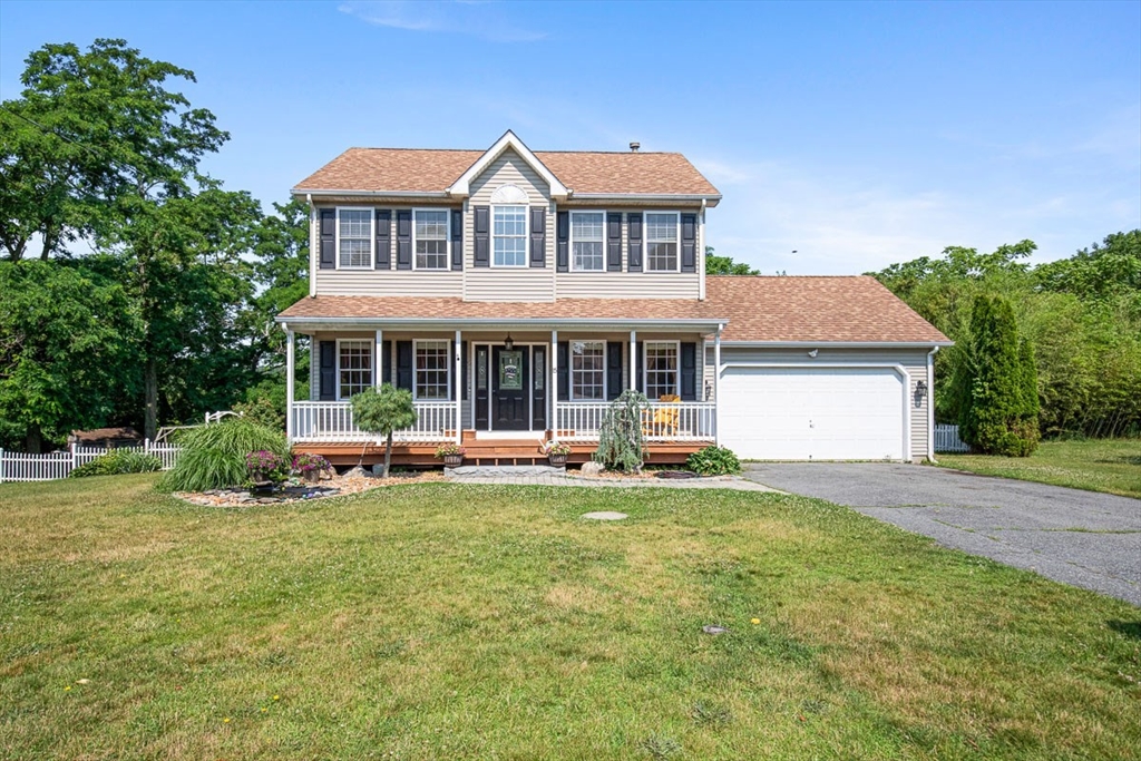 15 Dolphin Cir, Somerset, Massachusetts, 3 Bedrooms Bedrooms, 7 Rooms Rooms,2.5 BathroomsBathrooms,Residential,For Sale,Dolphin Cir,73543260