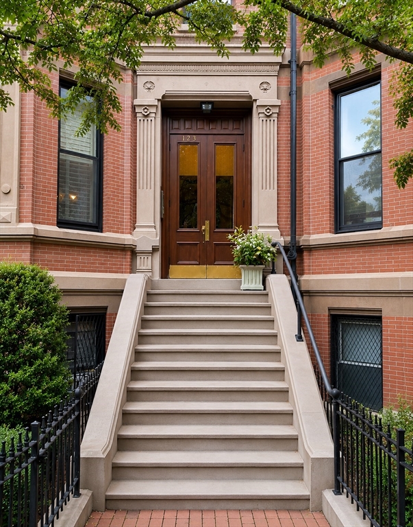 123 Marlborough St, Boston, Massachusetts, 1 Bedroom Bedrooms, 3 Rooms Rooms,1 BathroomBathrooms,Residential Lease,For Rent,Marlborough St,73543405