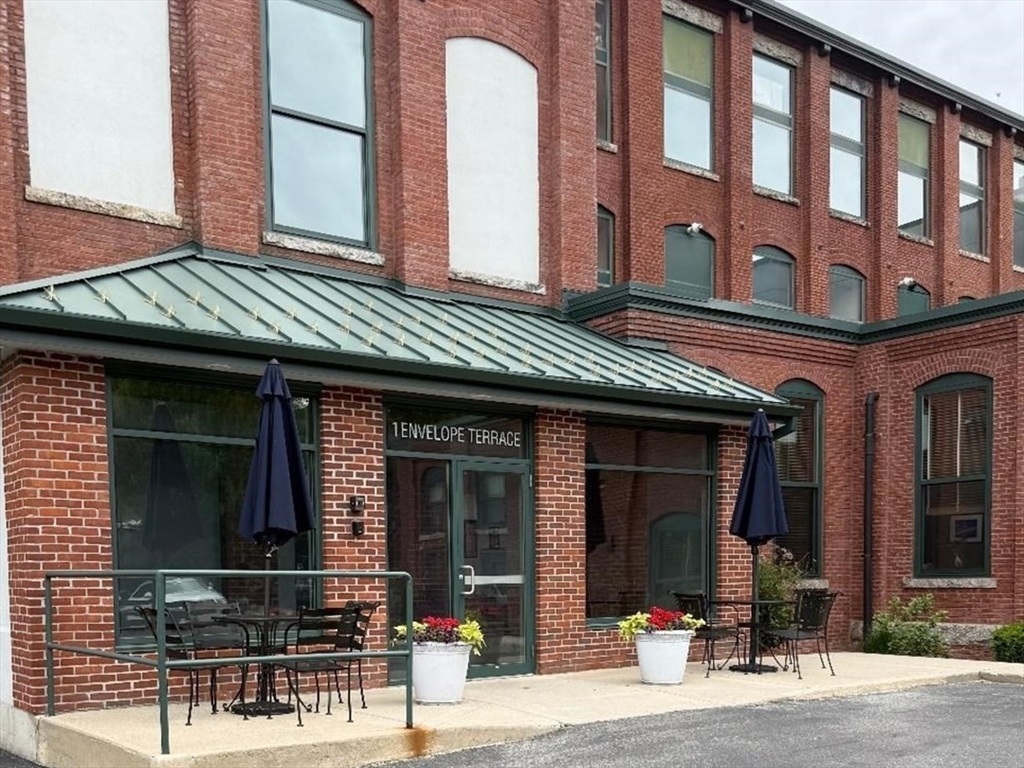 1 Envelope Ter, Worcester, Massachusetts, 1 Bedroom Bedrooms, 3 Rooms Rooms,1.5 BathroomsBathrooms,Residential,For Sale,Envelope Ter,73543301