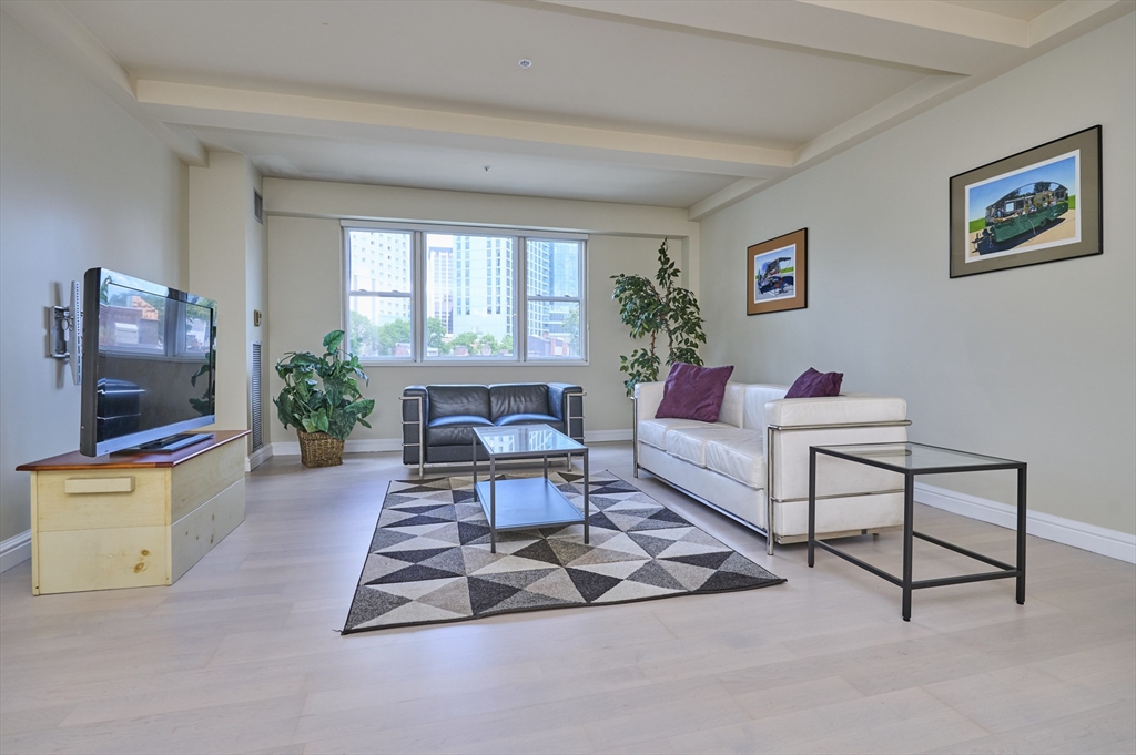 185 Massachusetts Ave, Boston, Massachusetts, 1 Bedroom Bedrooms, 4 Rooms Rooms,1 BathroomBathrooms,Residential Lease,For Rent,Massachusetts Ave,73543314