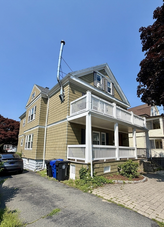 62 Freeman, Arlington, Massachusetts, 4 Bedrooms Bedrooms, 8 Rooms Rooms,2 BathroomsBathrooms,Residential Lease,For Rent,Freeman,73543321