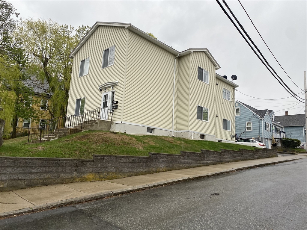 133 Walnut St, Malden, Massachusetts, 2 Bedrooms Bedrooms, 5 Rooms Rooms,1 BathroomBathrooms,Residential Lease,For Rent,Walnut St,73543335