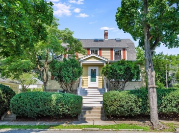 29 Devereaux St, Arlington, Massachusetts, 4 Bedrooms Bedrooms, 10 Rooms Rooms,2.5 BathroomsBathrooms,Residential Lease,For Rent,Devereaux St,73528746