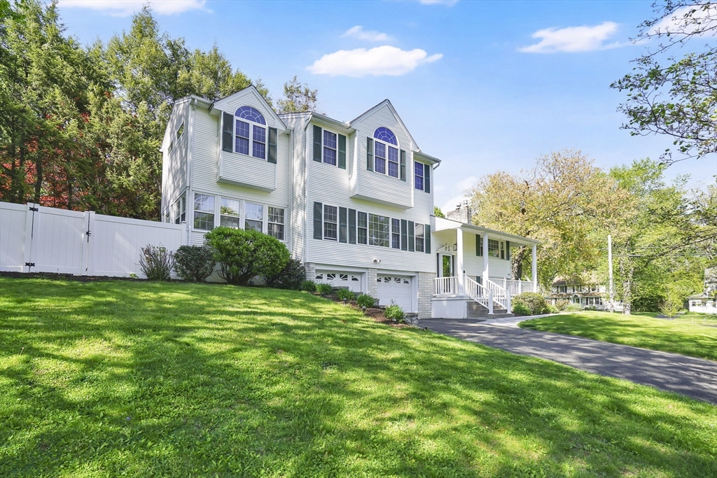 1214 Longmeadow St, Longmeadow, Massachusetts, 3 Bedrooms Bedrooms, 10 Rooms Rooms,3 BathroomsBathrooms,Residential,For Sale,Longmeadow St,73513958