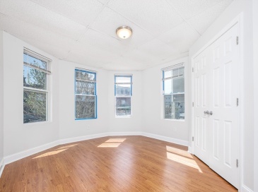 196-198 Main St, Everett, Massachusetts, 2 Bedrooms Bedrooms, ,1 BathroomBathrooms,Residential Lease,For Rent,Main St,73514067