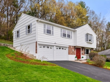 31 Lanewood Ave, Framingham, Massachusetts, 3 Bedrooms Bedrooms, 7 Rooms Rooms,3 BathroomsBathrooms,Residential,For Sale,Lanewood Ave,73513380