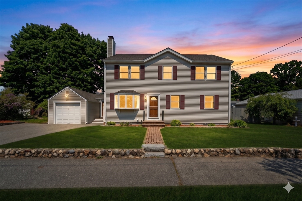 13 Douglas Ave, Beverly, Massachusetts, 4 Bedrooms Bedrooms, 8 Rooms Rooms,3 BathroomsBathrooms,Residential,For Sale,Douglas Ave,73522207