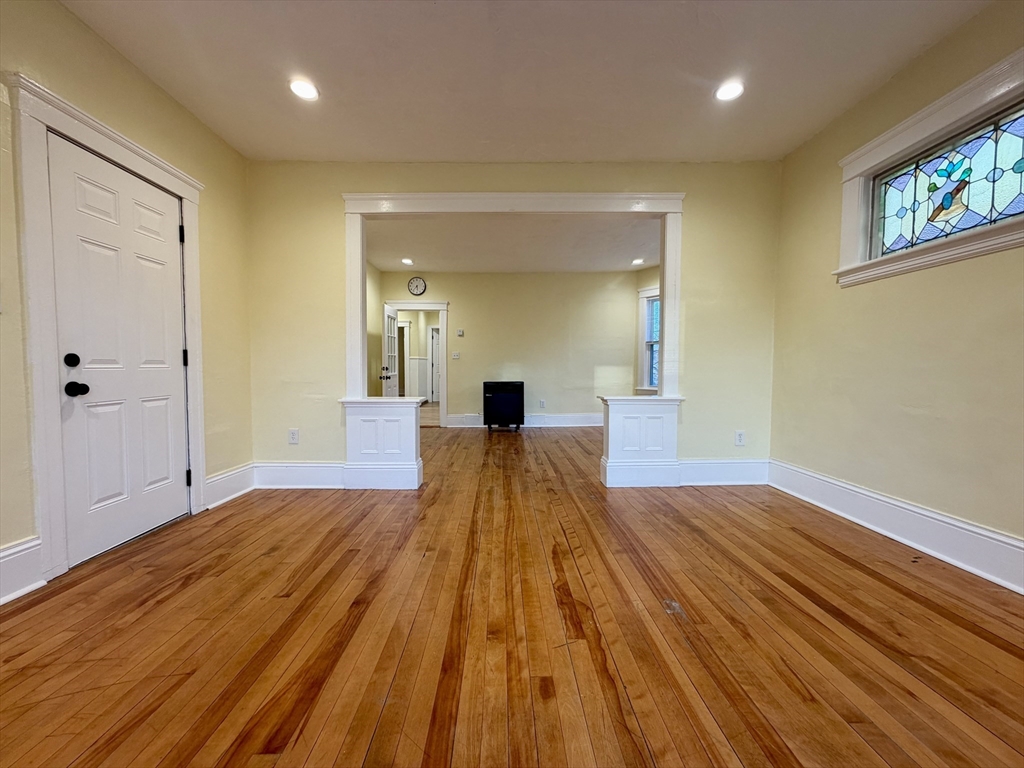 94 Lovell Street, Worcester, Massachusetts, 3 Bedrooms Bedrooms, 6 Rooms Rooms,1 BathroomBathrooms,Residential Lease,For Rent,Lovell Street,73474864