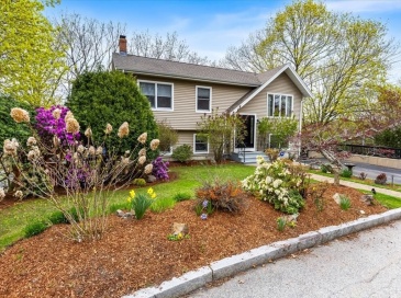 71 Sargent Road, Winchester, Massachusetts, 3 Bedrooms Bedrooms, 10 Rooms Rooms,3.5 BathroomsBathrooms,Residential,For Sale,Sargent Road,73501230 71 Sargent Road, Winchester, Massachusetts, 3 Bedrooms Bedrooms, 10 Rooms Rooms,3.5 BathroomsBathrooms,Residential,For Sale,Sargent Road,73501230