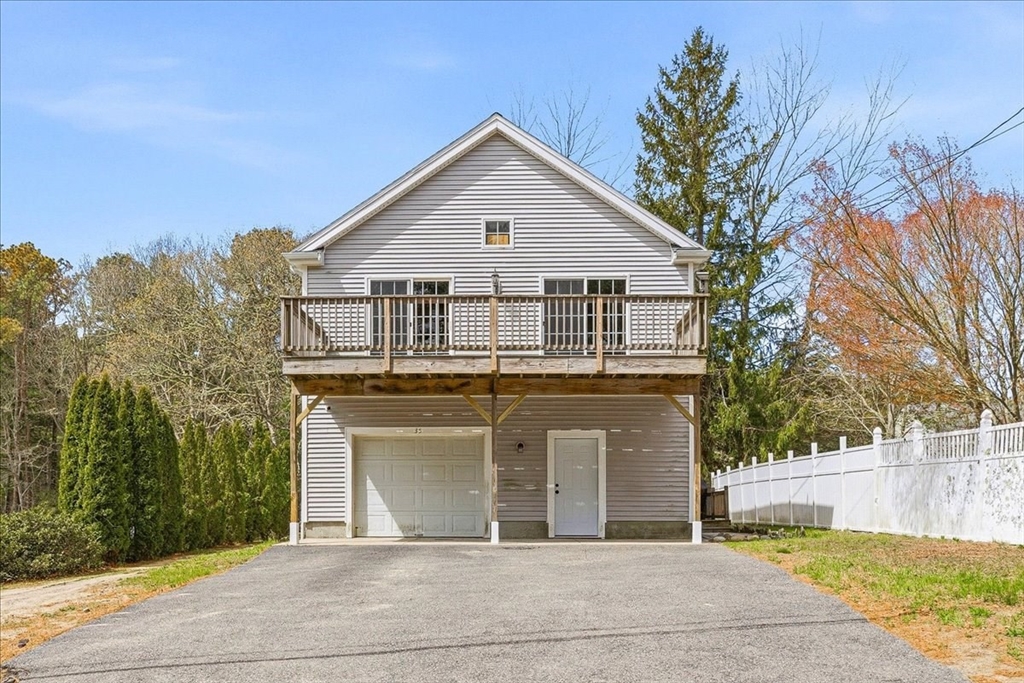 35 Freshmeadow Drive, Wareham, Massachusetts, 4 Bedrooms Bedrooms, 7 Rooms Rooms,2 BathroomsBathrooms,Residential,For Sale,Freshmeadow Drive,73511597