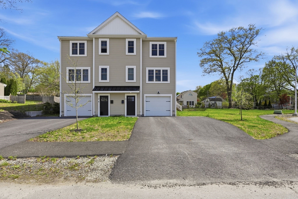 59 Castine St, Worcester, Massachusetts, 3 Bedrooms Bedrooms, 9 Rooms Rooms,2.5 BathroomsBathrooms,Residential,For Sale,Castine St,73516564