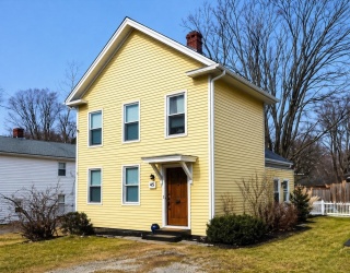 45 Maple St., Warren, Massachusetts, 3 Bedrooms Bedrooms, 5 Rooms Rooms,1 BathroomBathrooms,Residential,For Sale,Maple St.,73498882