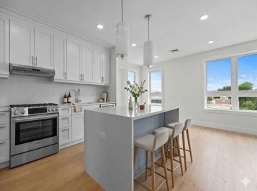 301 Border Street, Boston, Massachusetts, 2 Bedrooms Bedrooms, 5 Rooms Rooms,2 BathroomsBathrooms,Residential Lease,For Rent,Border Street,73525403