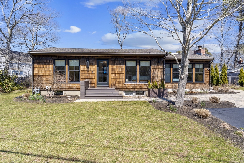 10 Knollwood Dr, Falmouth, Massachusetts, 3 Bedrooms Bedrooms, 7 Rooms Rooms,2.5 BathroomsBathrooms,Residential,For Sale,Knollwood Dr,73499372