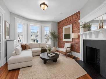 16 Garrison Rd, Brookline, Massachusetts, 3 Bedrooms Bedrooms, 6 Rooms Rooms,1 BathroomBathrooms,Residential,For Sale,Garrison Rd,73501357