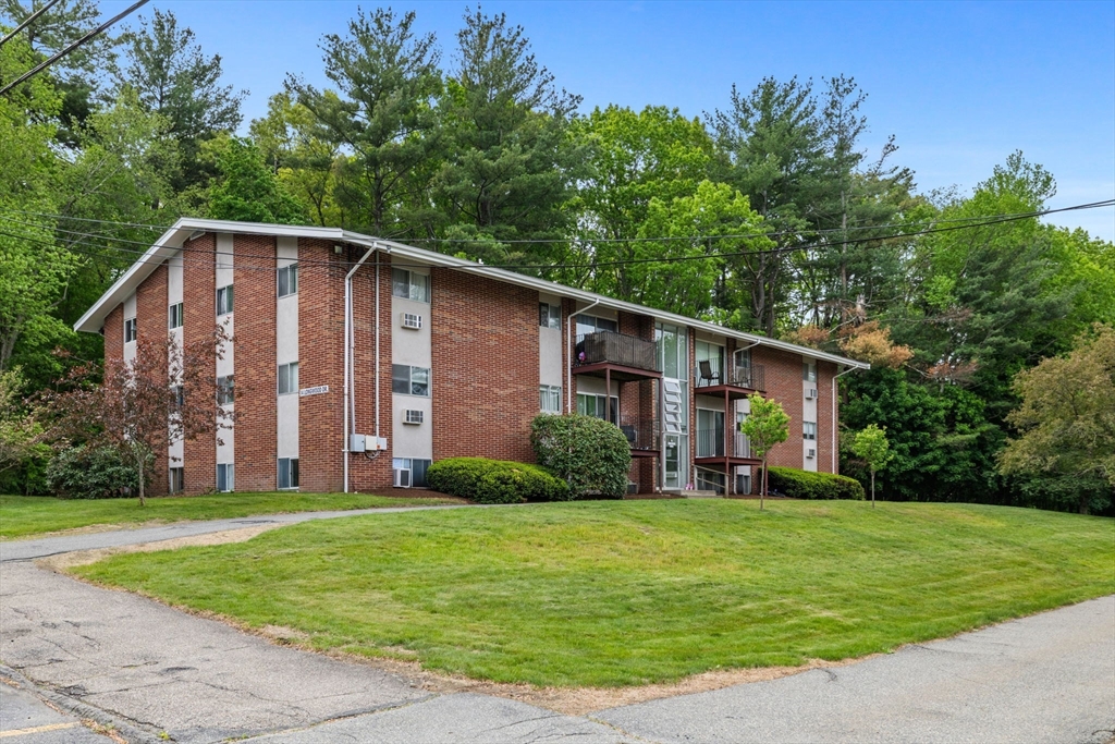 11 Longwood Dr, Andover, Massachusetts, 2 Bedrooms Bedrooms, 4 Rooms Rooms,1 BathroomBathrooms,Residential,For Sale,Longwood Dr,73523687