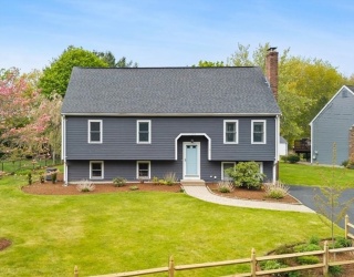 179 Dean St, Mansfield, Massachusetts, 3 Bedrooms Bedrooms, 6 Rooms Rooms,2 BathroomsBathrooms,Residential,For Sale,Dean St,73515931