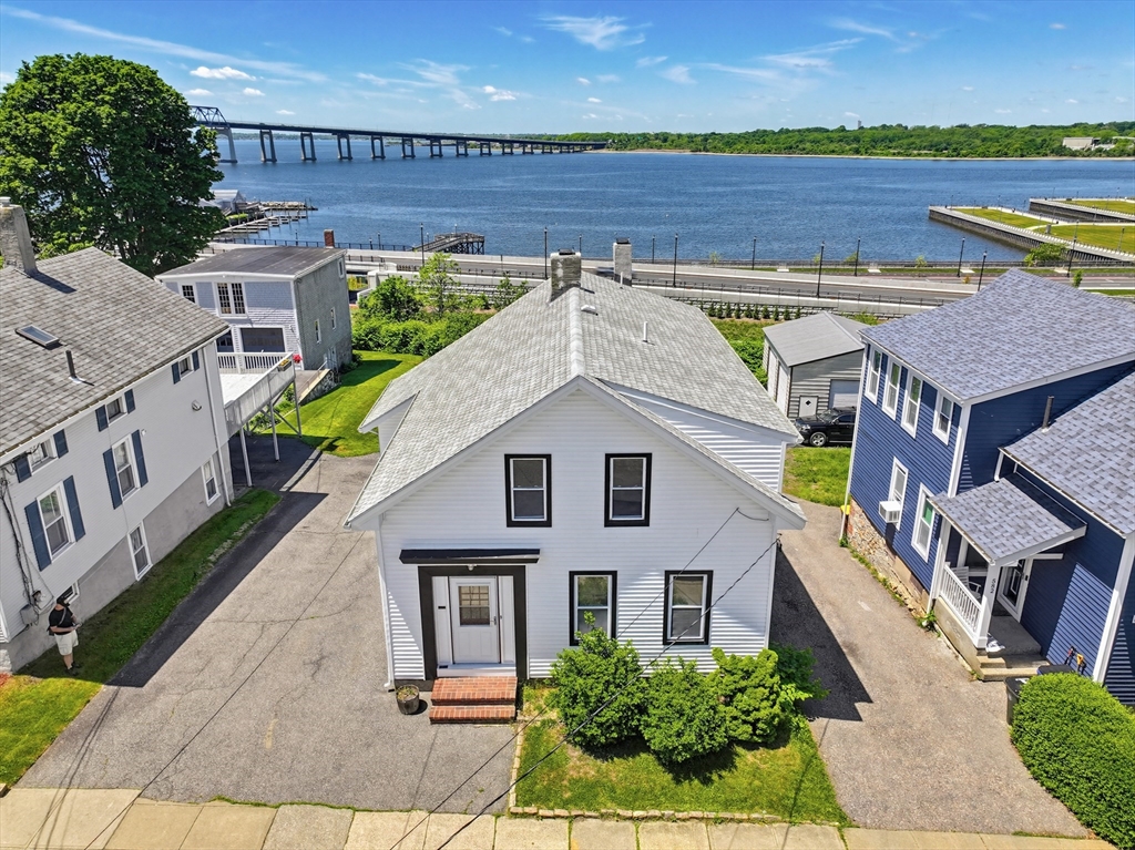 574 Durfee St, Fall River, Massachusetts, 4 Bedrooms Bedrooms, 9 Rooms Rooms,2.5 BathroomsBathrooms,Residential,For Sale,Durfee St,73524319
