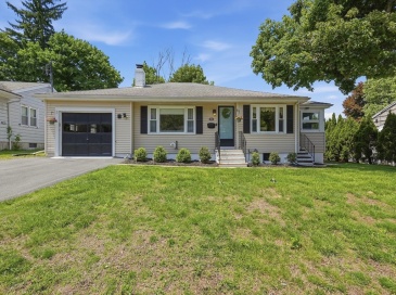 36 Glenn Road, Lowell, Massachusetts, 3 Bedrooms Bedrooms, 7 Rooms Rooms,2 BathroomsBathrooms,Residential,For Sale,Glenn Road,73522481