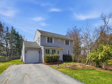 235 Vineland Ave, East Longmeadow, Massachusetts, 5 Bedrooms Bedrooms, 9 Rooms Rooms,3 BathroomsBathrooms,Residential,For Sale,Vineland Ave,73493816